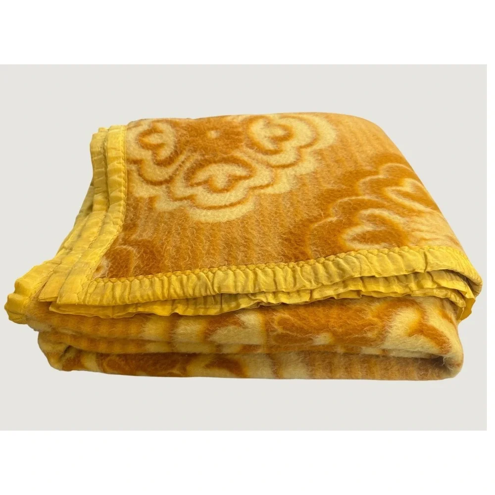 Vintage Yellow Orange‎ Floral Acrylic Damask Blanket Satin Trim Retro 70s 54x70